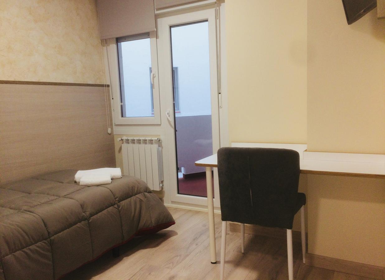 Отель Hostal Oregar Сантьяго-де-Компостела Экстерьер фото