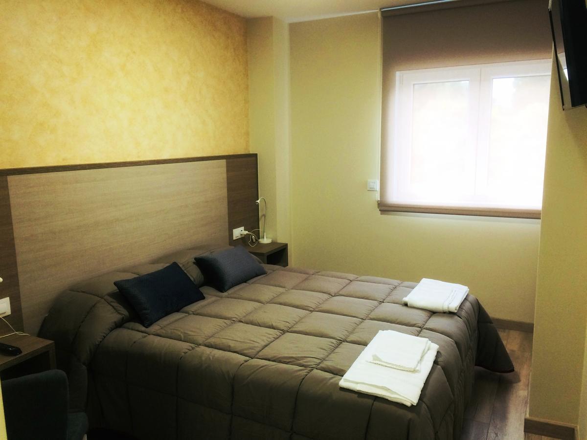 Отель Hostal Oregar Сантьяго-де-Компостела Экстерьер фото