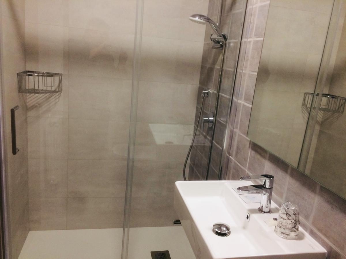 Отель Hostal Oregar Сантьяго-де-Компостела Экстерьер фото