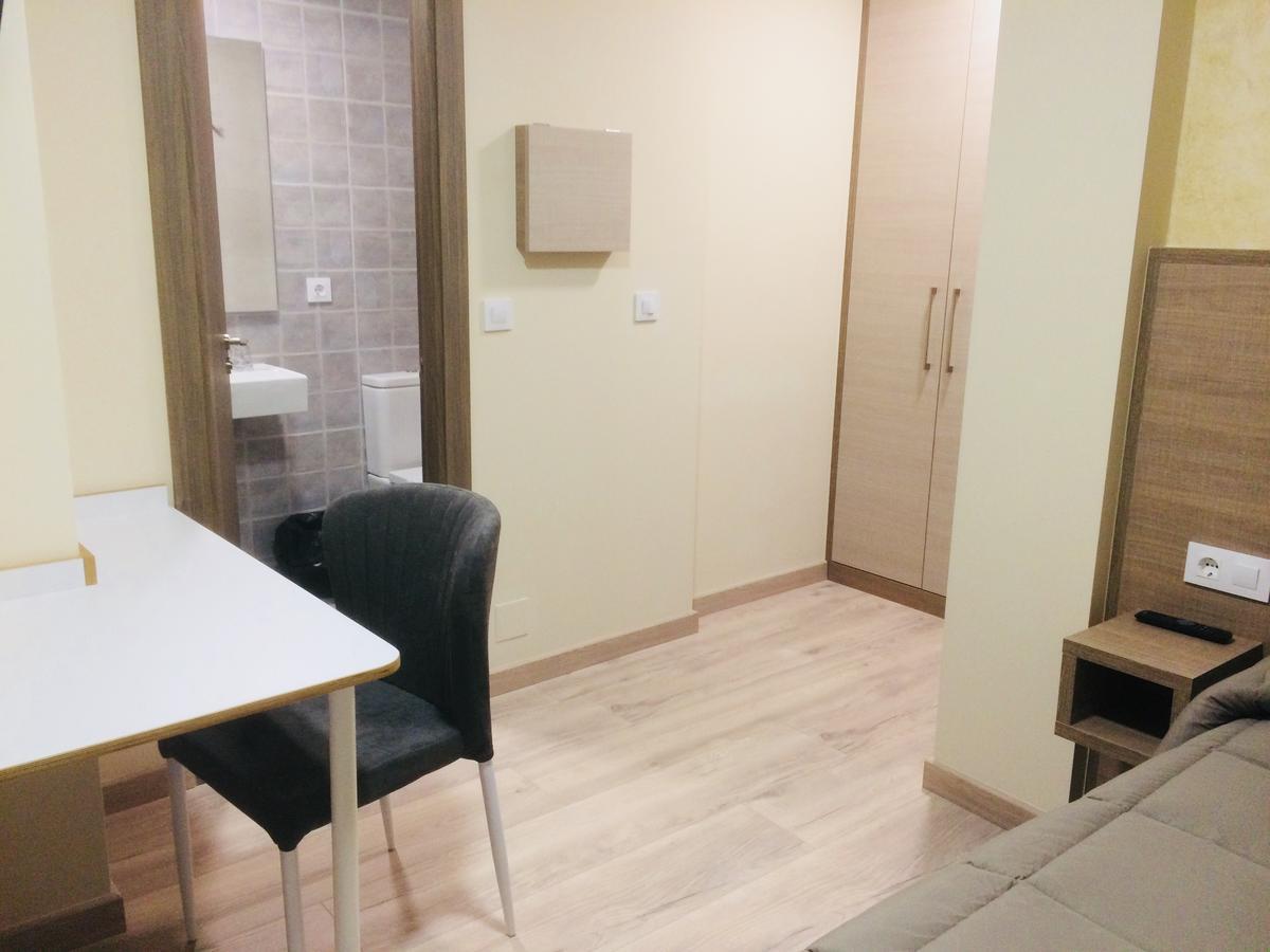 Отель Hostal Oregar Сантьяго-де-Компостела Экстерьер фото